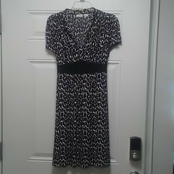 Dress - Picture 4 of 5